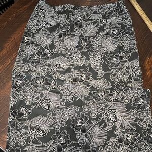J Jill Wearever Black floral skirt size XL